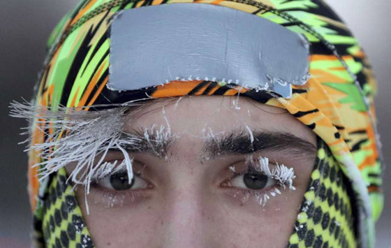 فيديو وصور طريفة.. شعر متجمد وملابس بالثلج في الدوامة القطبية الأمريكية صورة رقم 6
