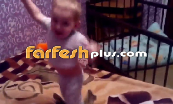 فيديو يحقق ملايين المشاهدات لذكاء طفل في الهرب من سريره! صورة رقم 9