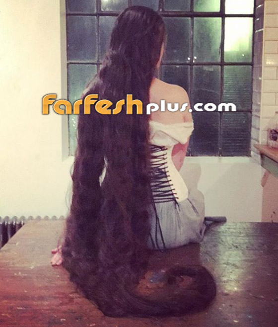 بالفيديو والصور.. بريطانية يصل شعرها إلى الأرض ولم تغسله منذ 20 عاما! صورة رقم 5