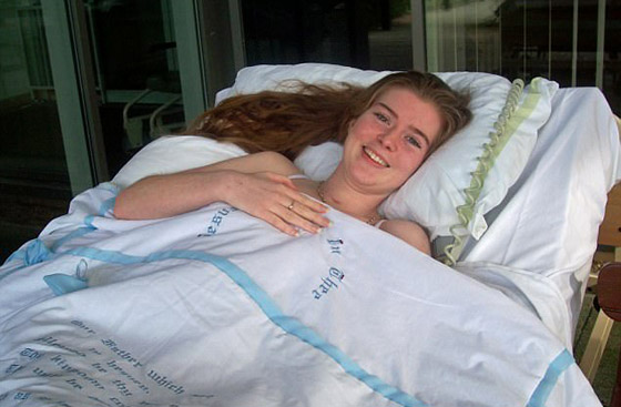 صورة رقم 7 - صور ملكة جمال على كرسي متحرك فازت بالتاج رغم الشلل ومرض السرطان! صورة رقم 7 - صور ملكة جمال على كرسي متحرك فازت بالتاج رغم الشلل ومرض السرطان!