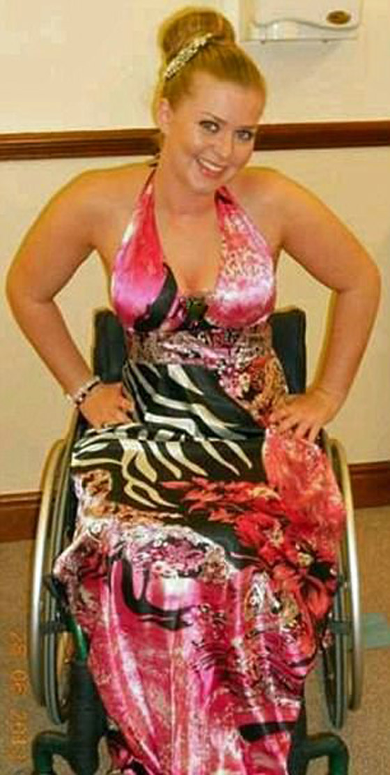 صورة رقم 9 - صور ملكة جمال على كرسي متحرك فازت بالتاج رغم الشلل ومرض السرطان! صورة رقم 9 - صور ملكة جمال على كرسي متحرك فازت بالتاج رغم الشلل ومرض السرطان!