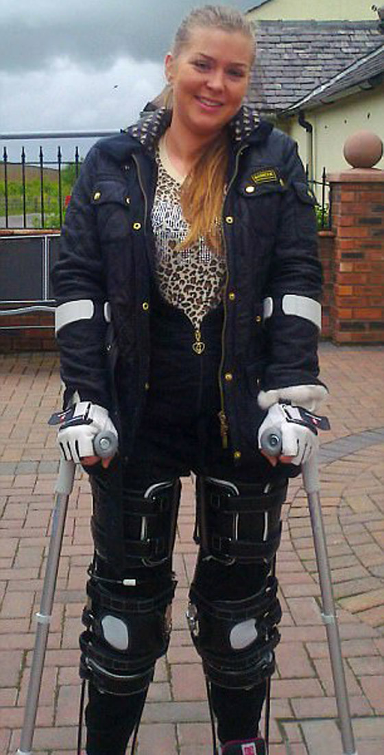 صورة رقم 10 - صور ملكة جمال على كرسي متحرك فازت بالتاج رغم الشلل ومرض السرطان! صورة رقم 10 - صور ملكة جمال على كرسي متحرك فازت بالتاج رغم الشلل ومرض السرطان!