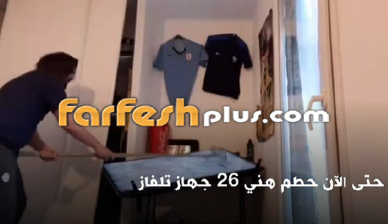 فيديو صادم.. خسر فريقه المفضل فحطم 26 تلفازا!! صورة رقم 4