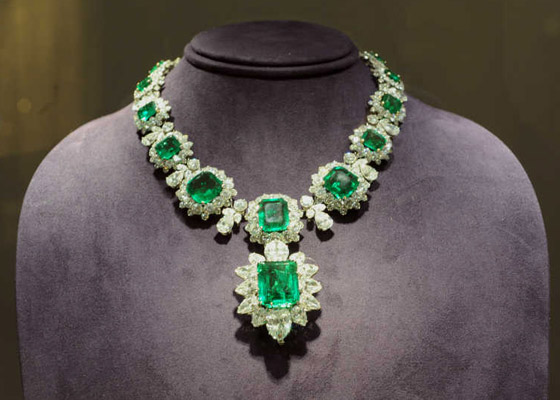 بالصور: إليكم أثمن الهدايا التي قدمت عبر التاريخ صورة رقم 1