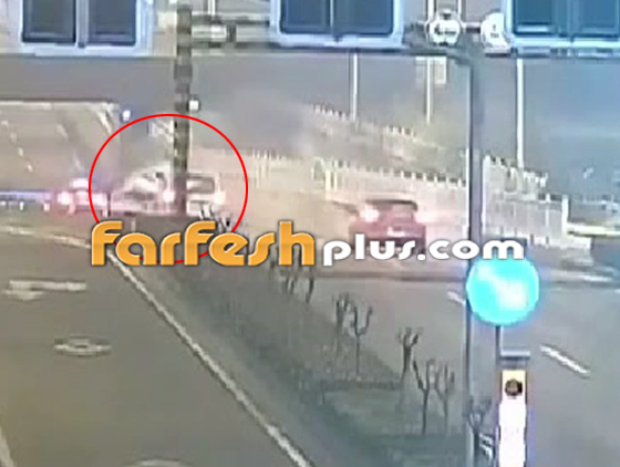 السيارة طارت كالصاروخ.. الكاميرات ترصد حادثا صادما في الصين - فيديو صورة رقم 3 السيارة طارت كالصاروخ.. الكاميرات ترصد حادثا صادما في الصين - فيديو صورة رقم 3