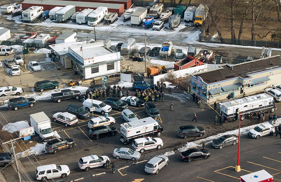 6 قتلى في إطلاق نار في ايلينوي قرب شيكاغو ومقتل مطلق النار صورة رقم 8 6 قتلى في إطلاق نار في ايلينوي قرب شيكاغو ومقتل مطلق النار صورة رقم 8