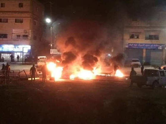 الأردن: بعد مقتل شاب عشريني، اشتباكات بالرصاص الحي بين الشرطة والمواطنين صورة رقم 6 الأردن: بعد مقتل شاب عشريني، اشتباكات بالرصاص الحي بين الشرطة والمواطنين صورة رقم 6
