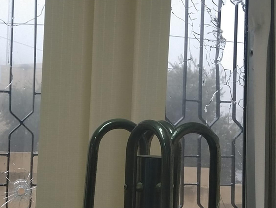 الأردن: بعد مقتل شاب عشريني، اشتباكات بالرصاص الحي بين الشرطة والمواطنين صورة رقم 16 الأردن: بعد مقتل شاب عشريني، اشتباكات بالرصاص الحي بين الشرطة والمواطنين صورة رقم 16