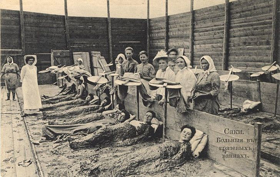 تسويد الأسنان والاستحمام بالبراز: أغرب أشياء قامت بها الفتيات لاكتساب الجمال!  صورة رقم 6