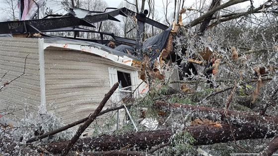 22 قتيلا على الأقل في اعصار كارثي ضرب الولايات المتحدة صورة رقم 6