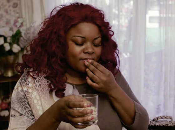 تناول الطين والزجاج.. إليكم أغرب 10 حالات إدمان طعام لا تصدق! صورة رقم 6