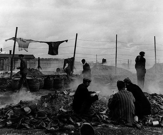 بالصور: أسماء لامعة لمصورات التقطن بعدساتهن أحداث الحروب والمظاهرات صورة رقم 3 بالصور: أسماء لامعة لمصورات التقطن بعدساتهن أحداث الحروب والمظاهرات صورة رقم 3