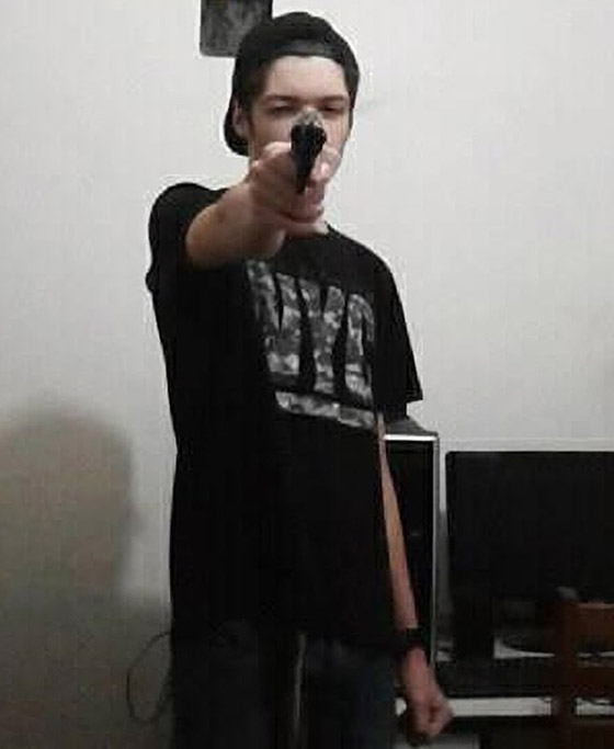 البرازيل: مقتل 10 طلاب وإصابة 17 آخرون في إستراحة مدرسة! صورة رقم 3 البرازيل: مقتل 10 طلاب وإصابة 17 آخرون في إستراحة مدرسة! صورة رقم 3