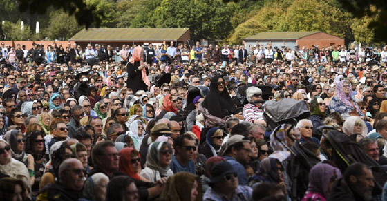  بالفيديو والصور: تشييع ضحايا نيوزيلندا في جمعة حاشدة بحضور رئيسة الوزراء صورة رقم 12