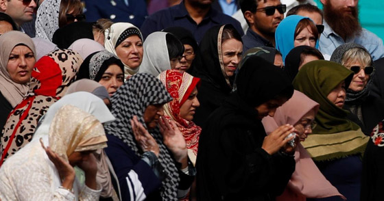  بالفيديو والصور: تشييع ضحايا نيوزيلندا في جمعة حاشدة بحضور رئيسة الوزراء صورة رقم 2