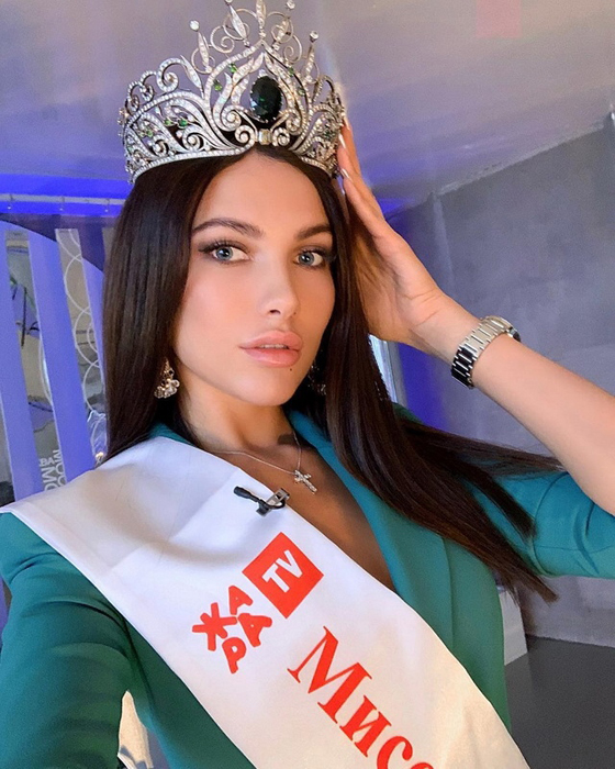 بعد كشف كذبتها، تجريد ملكة جمال روسيا من التاج واللقب! صورة رقم 1