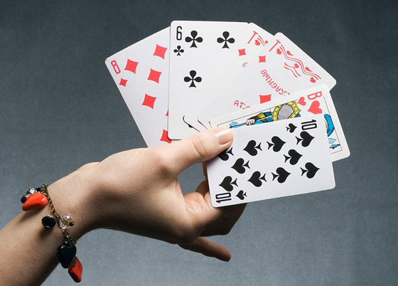 ما أصول لعبة الورق أو الكوتشينة؟ وإلام ترمز الملكات والملوك عليها؟ صورة رقم 15 ما أصول لعبة الورق أو الكوتشينة؟ وإلام ترمز الملكات والملوك عليها؟ صورة رقم 15