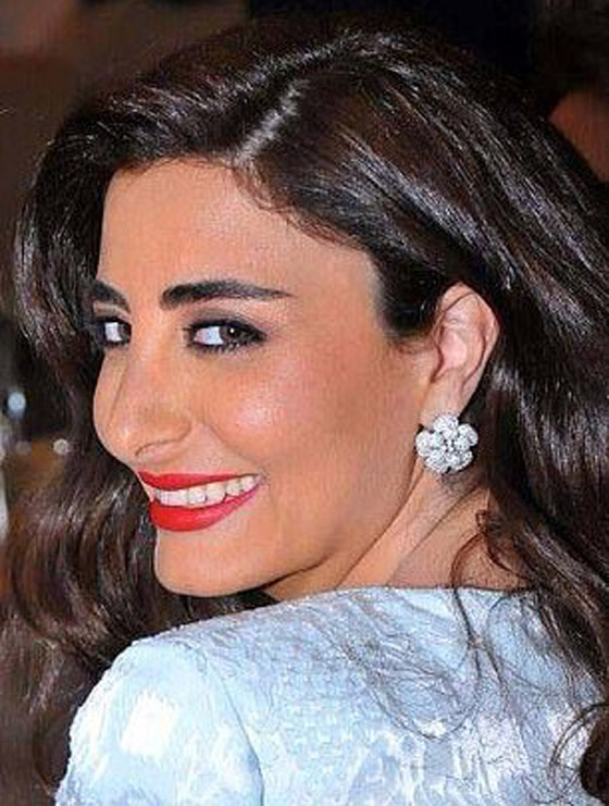 الحكم على ثري عُماني بالسجن ودفع 25 مليون جنيه استرليني لطليقته الحسناء صورة رقم 3