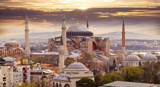 القضاء التركي يلغي قراراً عمره 86 عاماً بشأن تحويل آيا صوفيا لمتحف صورة رقم 14