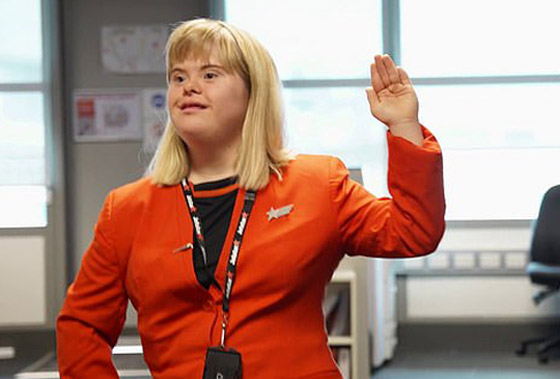 صورة رقم 2 - فييو مؤثر.. فتاة مصابة بمتلازمة داون تحقق حلمها وتصبح مضيفة طيران! صورة رقم 2 - فييو مؤثر.. فتاة مصابة بمتلازمة داون تحقق حلمها وتصبح مضيفة طيران!