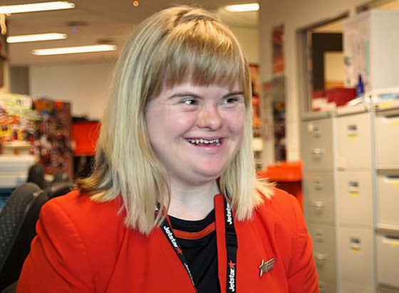 صورة رقم 3 - فييو مؤثر.. فتاة مصابة بمتلازمة داون تحقق حلمها وتصبح مضيفة طيران! صورة رقم 3 - فييو مؤثر.. فتاة مصابة بمتلازمة داون تحقق حلمها وتصبح مضيفة طيران!