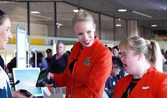 صورة رقم 9 - فييو مؤثر.. فتاة مصابة بمتلازمة داون تحقق حلمها وتصبح مضيفة طيران! صورة رقم 9 - فييو مؤثر.. فتاة مصابة بمتلازمة داون تحقق حلمها وتصبح مضيفة طيران!