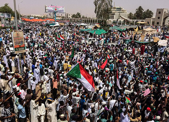 هذه مطالب المعارضة السودانية لإنهاء احتجاجاتها صورة رقم 1 هذه مطالب المعارضة السودانية لإنهاء احتجاجاتها صورة رقم 1