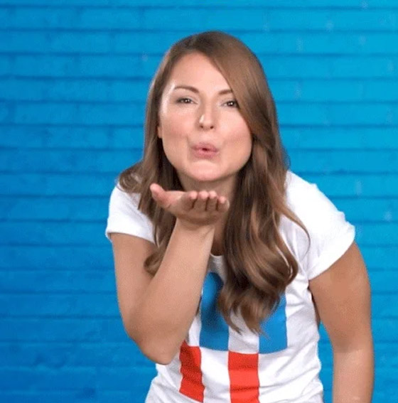   أغرب وأطرف عادات التحية في العالم: تقبيل الأنف، اخراج اللسان وشمّ الخد! صورة رقم 3