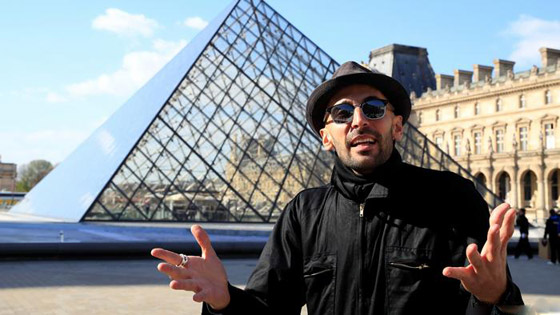 خدعة بصرية فنية بمناسبة مرور 30 عاما على بناء هرم اللوفر! صور صورة رقم 2