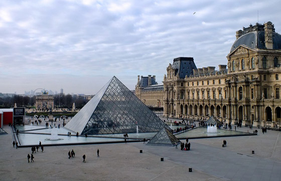 خدعة بصرية فنية بمناسبة مرور 30 عاما على بناء هرم اللوفر! صور صورة رقم 9