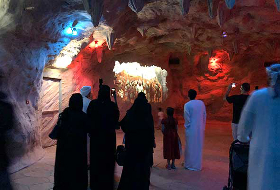  فيديو وصور حديقة القرآن في دبي: كهف المعجزات وشقّ عصا موسى صورة رقم 34