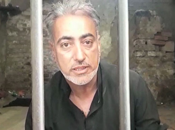 اعتقال طبيب باكستاني تعمد حقن 65 طفلا بفيروس الايدز! صورة رقم 1 اعتقال طبيب باكستاني تعمد حقن 65 طفلا بفيروس الايدز! صورة رقم 1