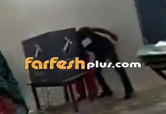 انتخابات الهند: اعتقال موظف بعد فيديو يظهر فيه بالجرم المشهود صورة رقم 1 انتخابات الهند: اعتقال موظف بعد فيديو يظهر فيه بالجرم المشهود صورة رقم 1