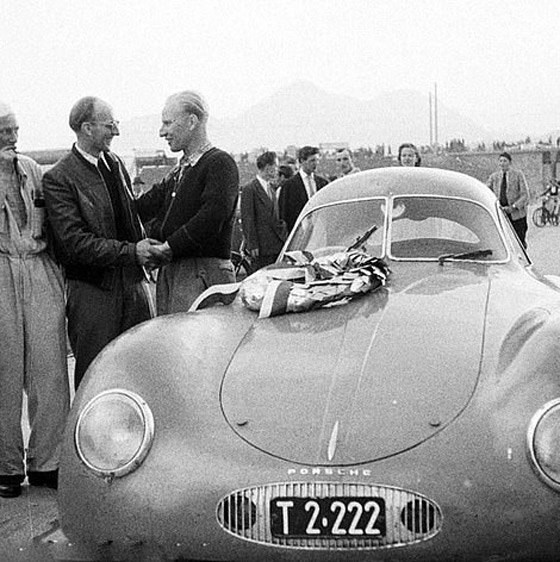 أغلى سيارة بورشه هي من طراز 1939 وصنع منها 3 فقط! فيديو صورة رقم 9