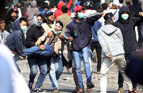 قتلى وجرحى بعد إعلان نتائج الانتخابات الرئاسية في جاكرتا الإندونيسية صورة رقم 17