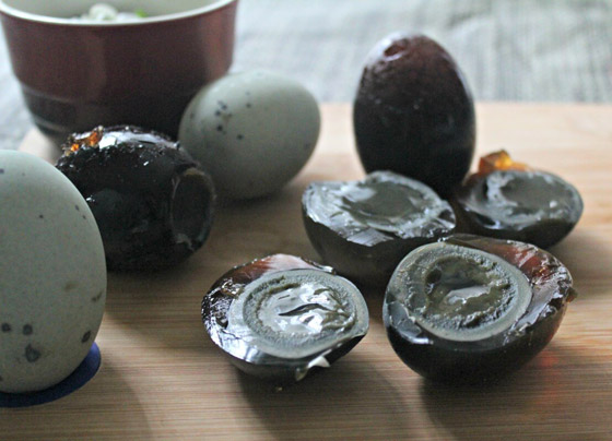 بالصور: إليكم 10 من أغرب أنواع الطعام والأطباق المقززة حول العالم صورة رقم 9 بالصور: إليكم 10 من أغرب أنواع الطعام والأطباق المقززة حول العالم صورة رقم 9