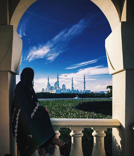 مصور يوثق مساجد خلابة ومليئة بالسكينة.. في عالم يسوده 