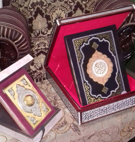 شاب مصري يقوم بتدوين المصحف بخط يده، ورغم الانتقادات بدأ بالنسخة الثالثة صورة رقم 8 شاب مصري يقوم بتدوين المصحف بخط يده، ورغم الانتقادات بدأ بالنسخة الثالثة صورة رقم 8