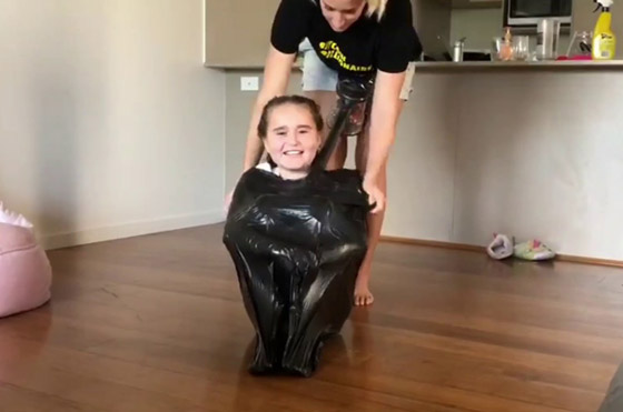 تحدي المكنسة الكهربائية.. تحدي جديد يجتاح مواقع التواصل! فيديو صورة رقم 5