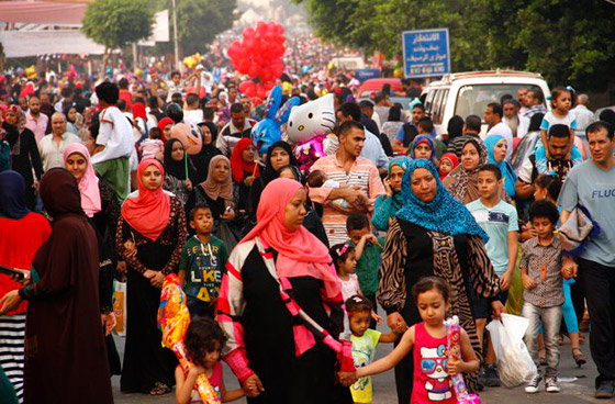 فرحة وعادات وطقوس متنوعة ومختلفة في احتفالات عيد الفطر حول العالم صورة رقم 5