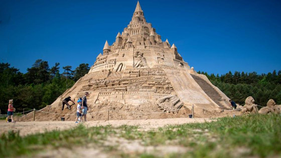 بالصور: بناء أعلى قلعة رملية في العالم والتي وُصفت بأعجوبة هندسية! صورة رقم 5