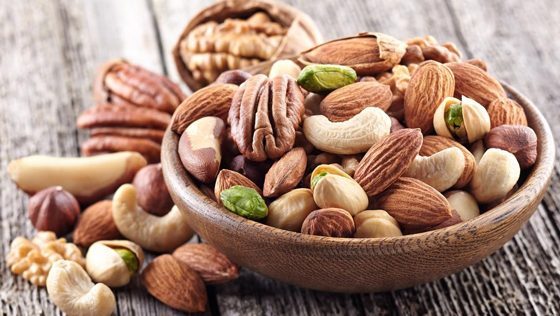 10 أطعمة تساعد المرء في محاربة 10 أطعمة تساعد المرء في محاربة