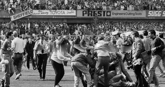 أسوأ كوارث الملاعب الدامية والمأساوية التي شهدها العالم في التاريخ صورة رقم 10 أسوأ كوارث الملاعب الدامية والمأساوية التي شهدها العالم في التاريخ صورة رقم 10