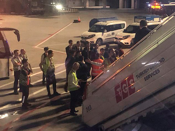 فوضى على طائرة تركية بسبب راكب هائج تجبرها على العودة صورة رقم 3