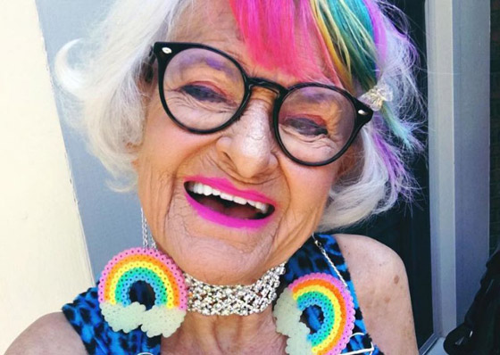 قصة أكبر ناشطة على مواقع التواصل الاجتماعي.. عمرها 90 عاماً صورة رقم 18