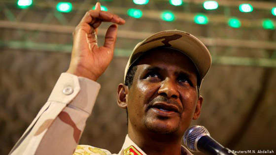 السودان: محطات توثق الصراع على السلطة بين المحتجين والجيش صورة رقم 10 السودان: محطات توثق الصراع على السلطة بين المحتجين والجيش صورة رقم 10