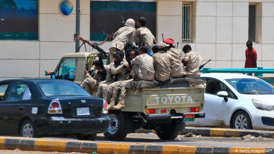 السودان: محطات توثق الصراع على السلطة بين المحتجين والجيش صورة رقم 3 السودان: محطات توثق الصراع على السلطة بين المحتجين والجيش صورة رقم 3
