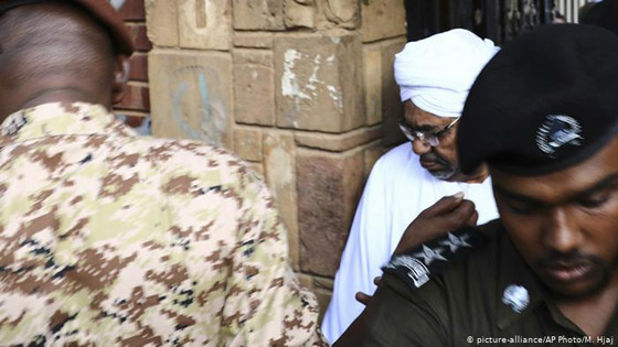 السودان: محطات توثق الصراع على السلطة بين المحتجين والجيش صورة رقم 5 السودان: محطات توثق الصراع على السلطة بين المحتجين والجيش صورة رقم 5