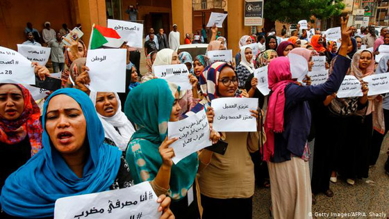 السودان: محطات توثق الصراع على السلطة بين المحتجين والجيش صورة رقم 6 السودان: محطات توثق الصراع على السلطة بين المحتجين والجيش صورة رقم 6