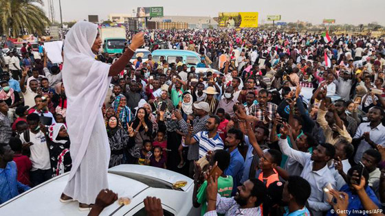 السودان: محطات توثق الصراع على السلطة بين المحتجين والجيش صورة رقم 7 السودان: محطات توثق الصراع على السلطة بين المحتجين والجيش صورة رقم 7